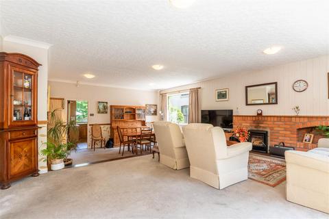 3 bedroom detached bungalow for sale, The Spittal, Castle Donington DE74