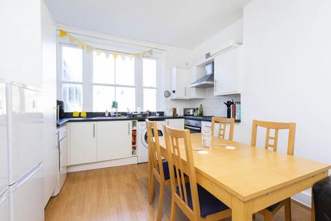 4 bedroom apartment to rent, NW6