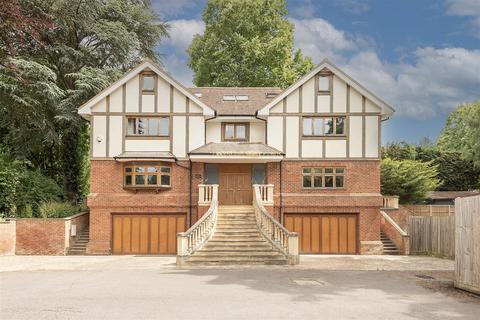 5 bedroom detached house for sale, Broad Oaks Close, Harpenden