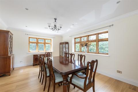 5 bedroom detached house for sale, Broad Oaks Close, Harpenden