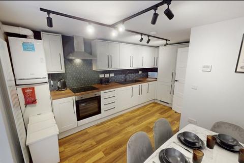 5 bedroom house share to rent, Chorley Road (En Suite room, Bills Inc), Manchester, Swinton M27