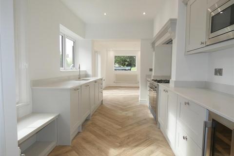 103 Bradwall Road, Sandbach, CW11 1GN