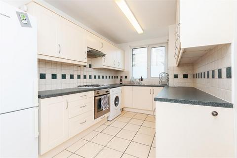 3 bedroom flat to rent, Fellows Court, Weymouth Terrace, London