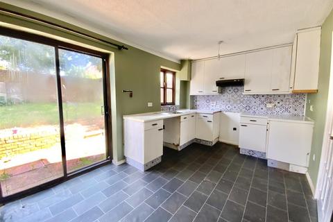 3 bedroom end of terrace house for sale, Woolrich Gardens, Stony Stratford, Milton Keynes