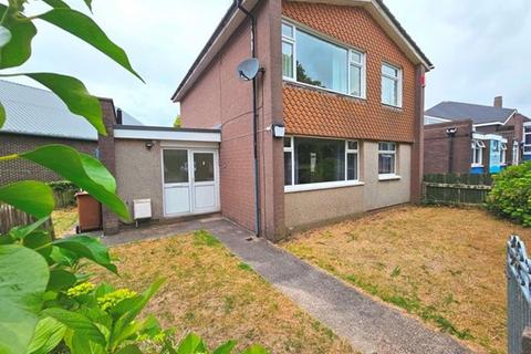 3 bedroom detached house to rent, 17 Ostley Bank, Barrow-In-Furness