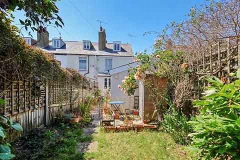 3 bedroom end of terrace house for sale, Victoria Street, Whitstable