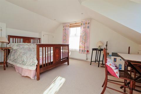 3 bedroom end of terrace house for sale, Victoria Street, Whitstable