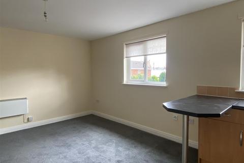 2 bedroom penthouse to rent, Talbot Court, Normanton WF6