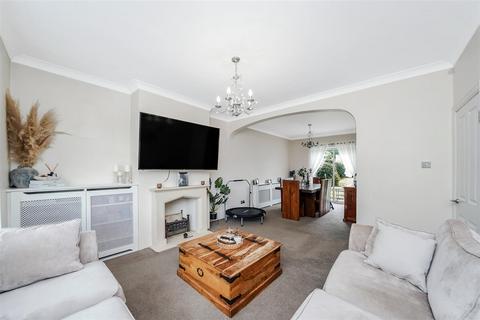 4 bedroom terraced house for sale, Drysdale Avenue, London E4