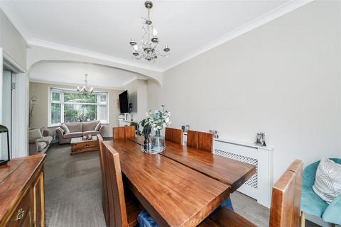 4 bedroom terraced house for sale, Drysdale Avenue, London E4