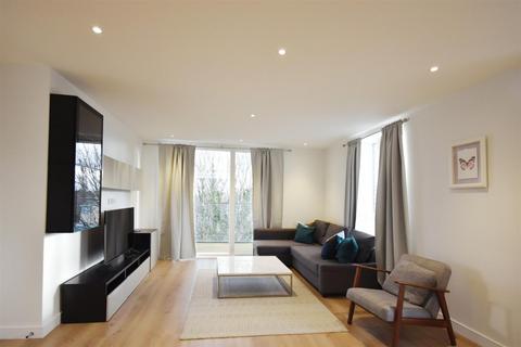 2 bedroom apartment to rent, Heritage Place, Brentford