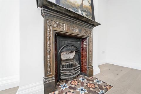 15 Lansdowne Road, London, E4 7SH