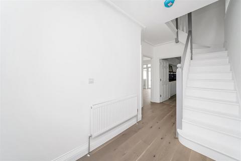 15 Lansdowne Road, London, E4 7SH