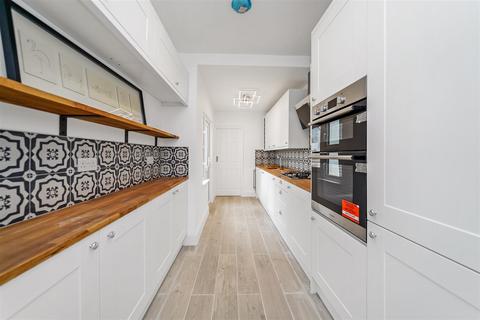 15 Lansdowne Road, London, E4 7SH