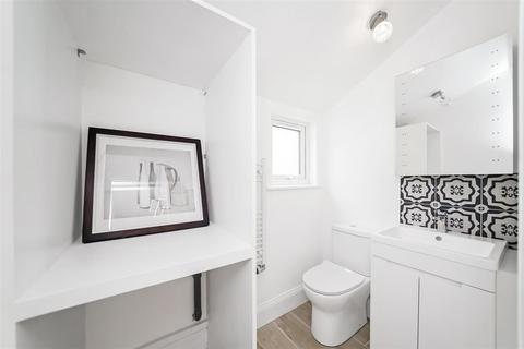 15 Lansdowne Road, London, E4 7SH