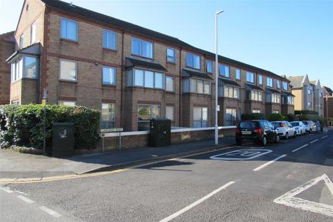 1 bedroom flat for sale, Cavendish Court High Street, Herne Bay