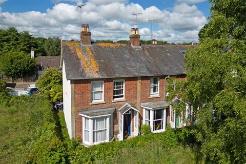 3 bedroom end of terrace house for sale, Riverside, London Street, Whitchurch