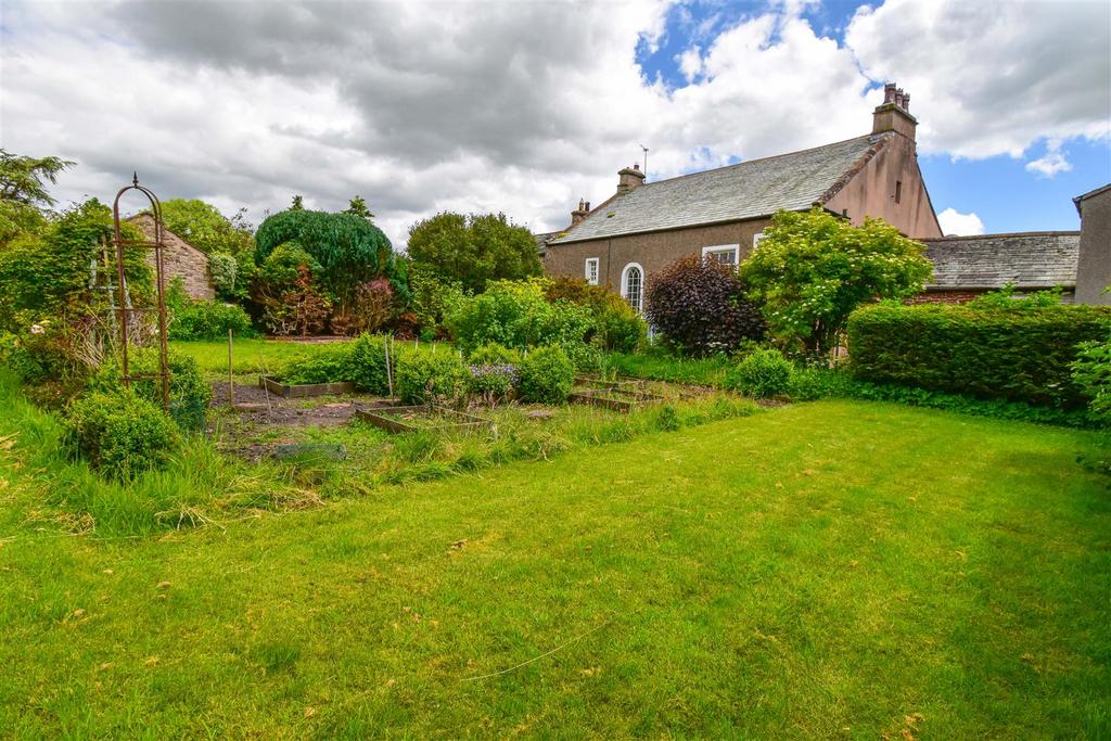 Oak Tree House Garden f.jpg