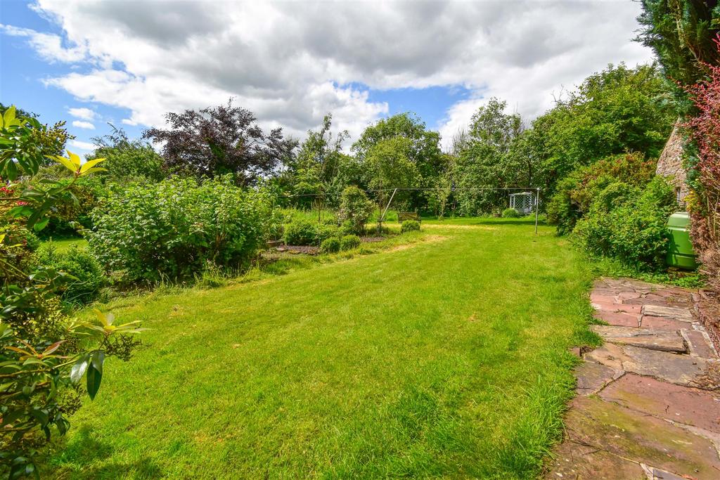 Oak Tree House Garden g.jpg