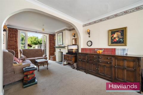 59 Rayleigh Road, London, N13 5QW