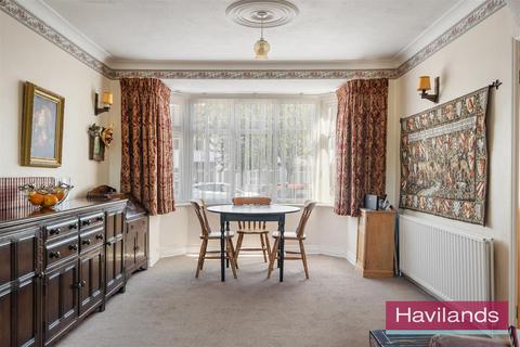 59 Rayleigh Road, London, N13 5QW