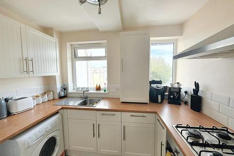 3 bedroom flat for sale, Trinity Trees, Eastbourne