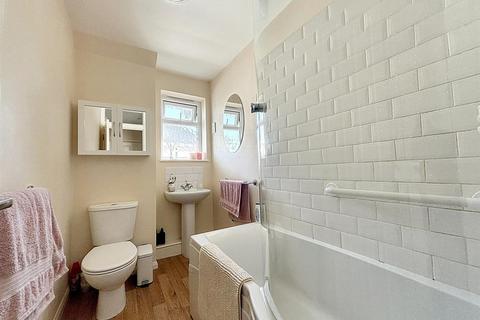 3 bedroom flat for sale, Trinity Trees, Eastbourne