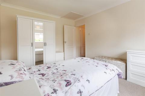 28 Emberson Way, North Weald, Epping, CM16 6DL