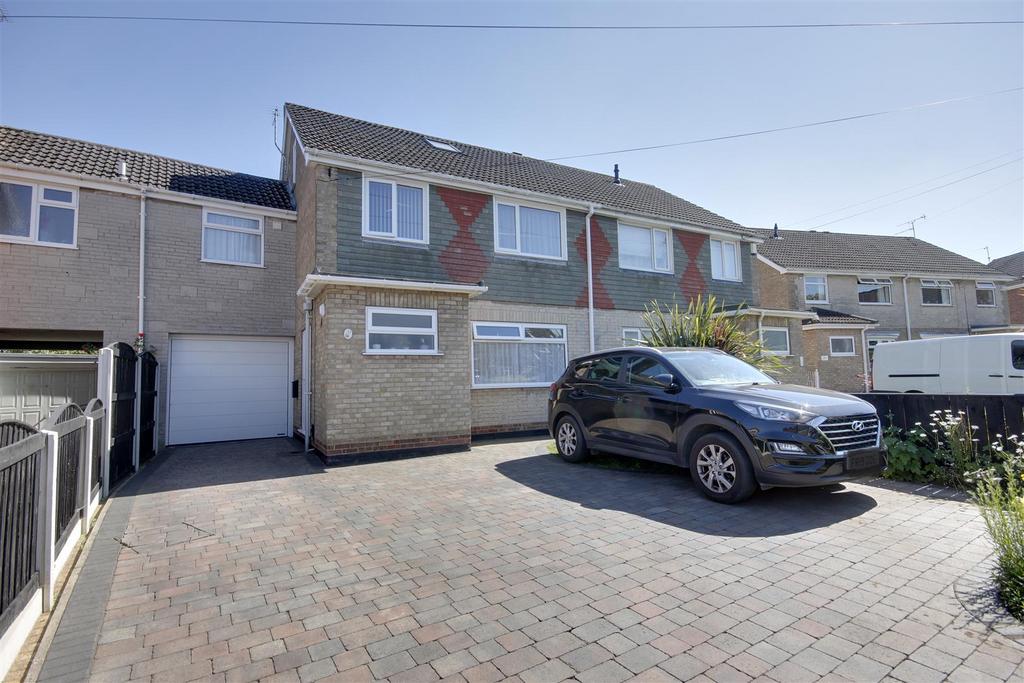 Holme Crescent, Cottingham 4 bed semidetached house for sale £350,000