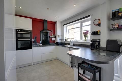 4 bedroom semi-detached house for sale, Holme Crescent, Cottingham