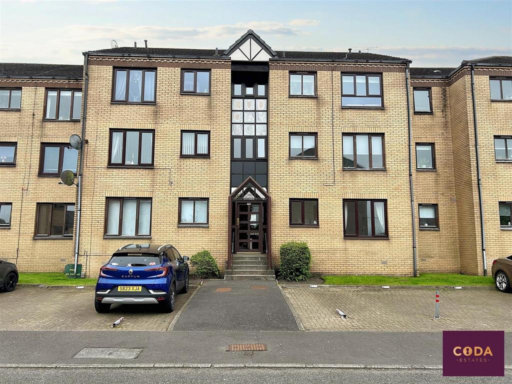 Castle Court, Kirkintilloch, Glasgow 2 bed flat for sale £87,500