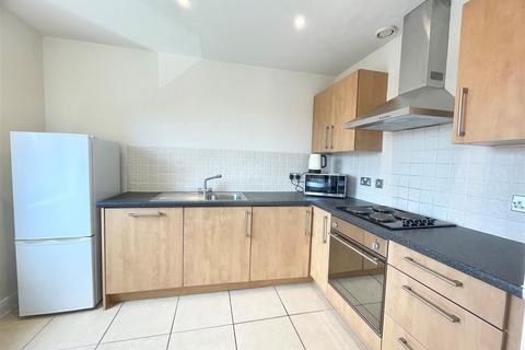 2 bedroom apartment to rent, Central Gardens, Benson Street