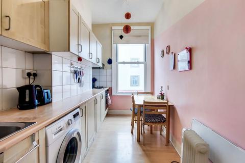 2 bedroom flat to rent, London, BN6