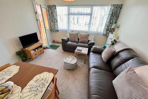 2 bedroom chalet for sale, Sundowner, Newport Road, Hemsby