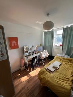 3 bedroom apartment to rent, Cropley Street, London, N1