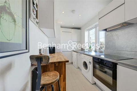 2 bedroom apartment to rent, Troy Court, Kensington High Street W8