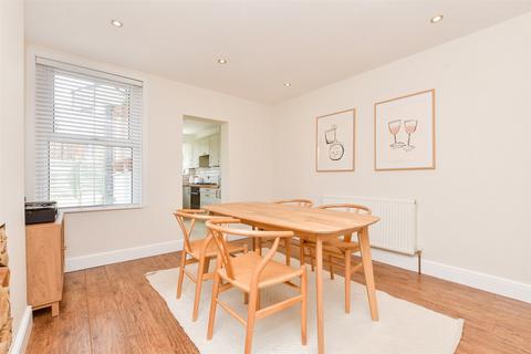 2 bedroom semi-detached house for sale, Gordon Road, Redhill, Surrey