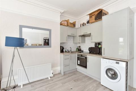 1 bedroom ground floor flat for sale, South Terrace, Littlehampton, West Sussex