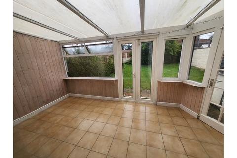 3 bedroom semi-detached house to rent, Raleigh Close, Bridgwater