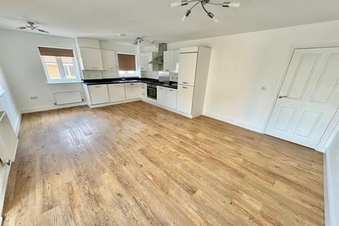 2 bedroom apartment for sale, Clay Mills Court, Thomas Way, Braintree, CM7