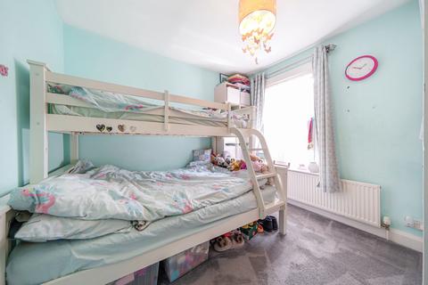 72 Chiltern View Road, Uxbridge, UB8 2PE