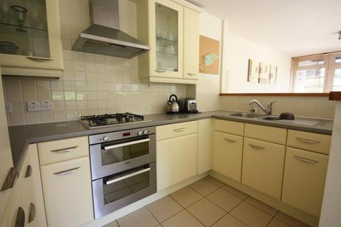 2 bedroom apartment to rent, Rivett Drake Close, Guildford GU2