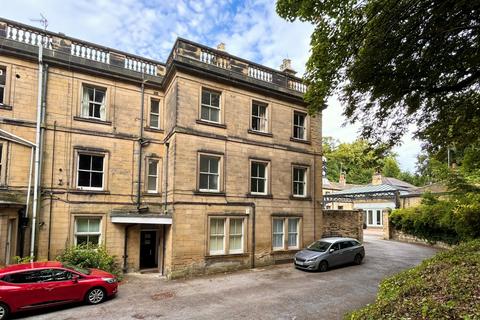 3 bedroom flat to rent, Gledhow Lane, Roundhay, Leeds, LS8