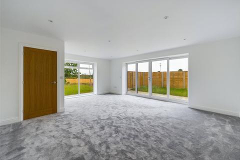 3 bedroom detached house for sale, Main Road, Huntley, Gloucester, Gloucestershire, GL19