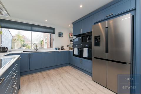 undefined, Exeter EX4