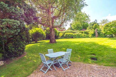 1 Rectory Close, Burwash, Etchingham, TN19 7BH