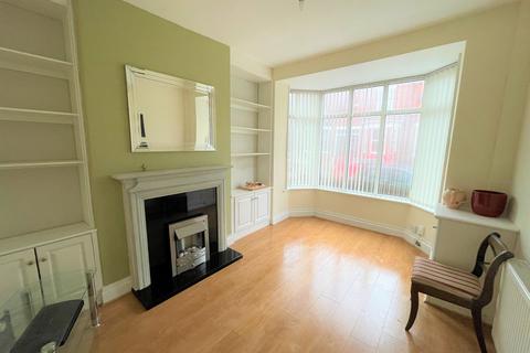 2 bedroom terraced house to rent, Hopwood Avenue, Manchester M30