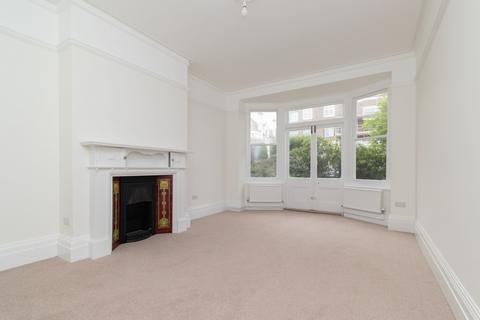 2 bedroom flat for sale, Eastern Esplanade, Lynton Court Mansions, CT9