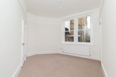 2 bedroom flat for sale, Eastern Esplanade, Lynton Court Mansions, CT9