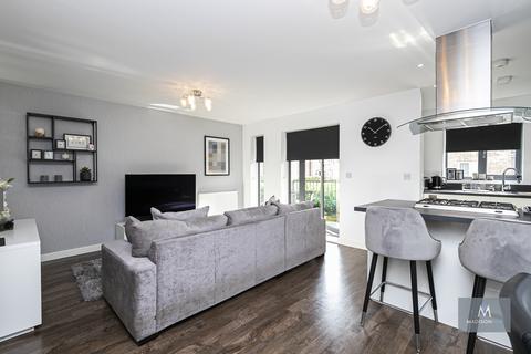 2 bedroom apartment to rent, Willow Road, Essex IG7